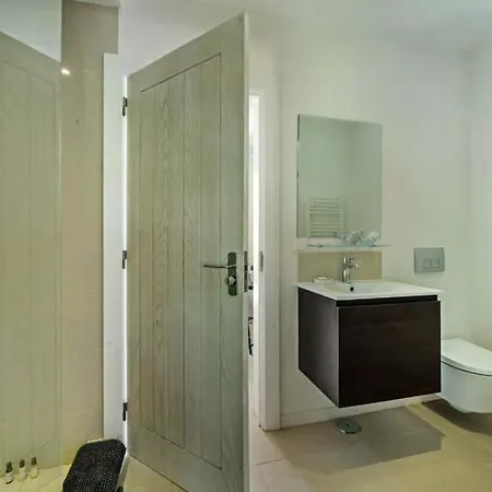 Almancil Sleeps 10 Pool Wifi T693752 Villa
